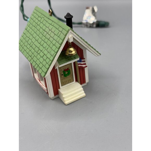 Vtg 1985 Hallmark Little Red Schoolhouse Ornament Lighted Christmas - Picture 4 of 7